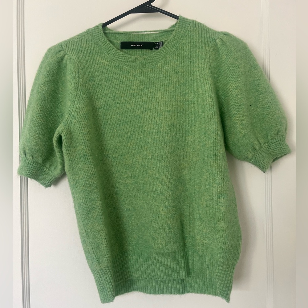 VERO MODA Sweater with puff sleeves in size Small